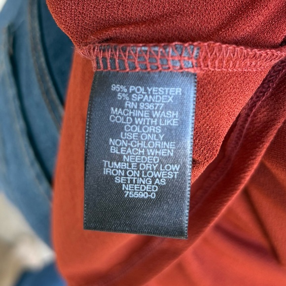 Bold Elements Rust Open Shoulder Top - Picture 7 of 7